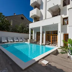  Apartament Diana Borik
